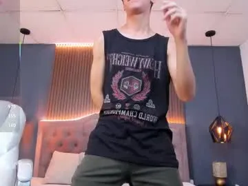 R0422 – webcam model profile photo Image 18