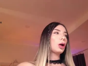 KarlaBr – webcam model profile photo Image 13