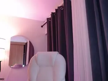 KarlaBr – webcam model profile photo Image 15