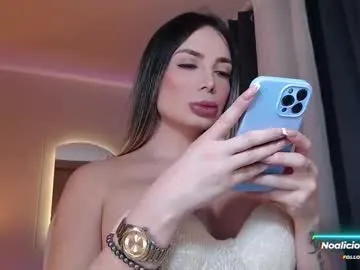 KarlaBr – webcam model profile photo Image 5