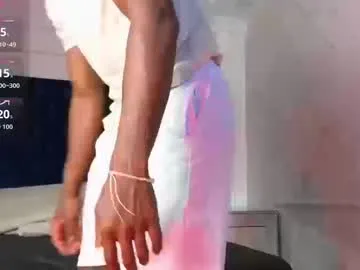 Perfektra – webcam model profile photo Image 14