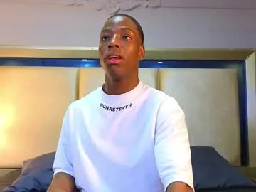 Perfektra – webcam model profile photo Image 9