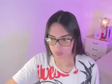 LauraFord – webcam model profile photo Image 5