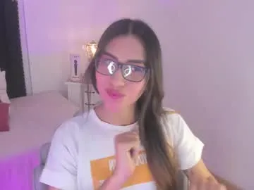 LauraFord – webcam model profile photo Image 9