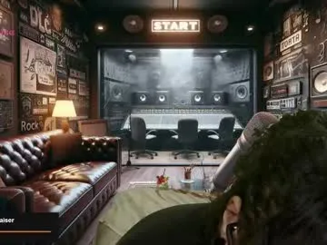 CassieGil – webcam model profile photo Image 2