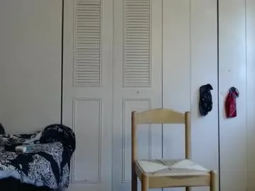 AmyBelmontt – webcam model profile photo Image 2