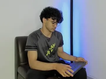 LiaBoston – webcam model profile photo Image 4