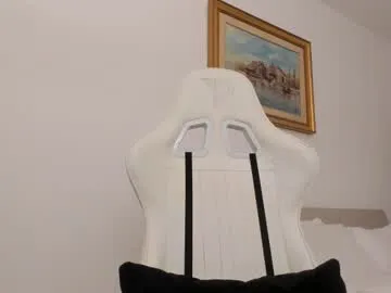 CassieGil – webcam model profile photo Image 2