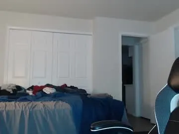 PeachBloom – webcam model profile photo Image 13