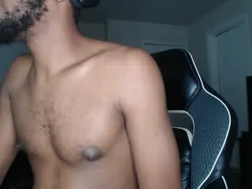 PeachBloom – webcam model profile photo Image 18