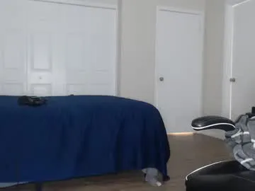 PeachBloom – webcam model profile photo Image 3