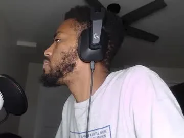 PeachBloom – webcam model profile photo Image 9