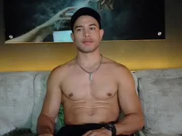 ValenWill – webcam model profile photo Image 13