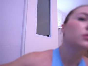 ZoeyReed – webcam model profile photo Image 14