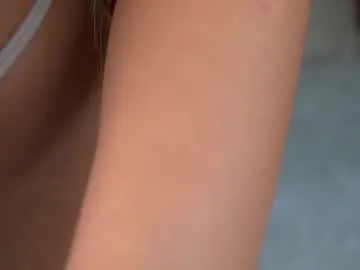 CassieGil – webcam model profile photo Image 10