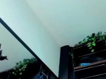 Juhone – webcam model profile photo Image 9