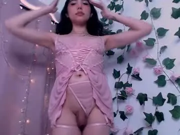 AlannaWeest – webcam model profile photo Image 6