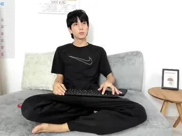 kai101010 – webcam model profile photo Image 10