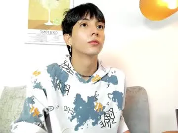 kai101010 – webcam model profile photo Image 3