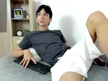 kai101010 – webcam model profile photo Image 4