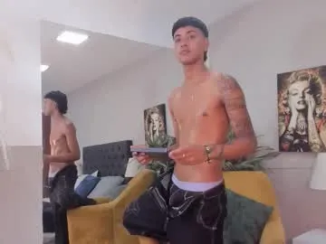 PeachBloom – webcam model profile photo Image 19