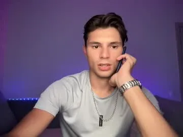 ArianaSole – webcam model profile photo Image 12