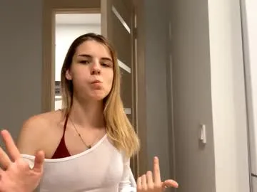 AmyBelmontt – webcam model profile photo Image 2