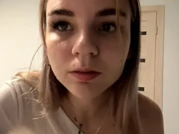 AmyBelmontt – webcam model profile photo Image 8