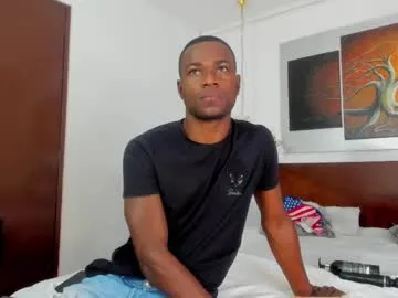 LauraFord – webcam model profile photo Image 11