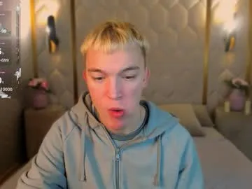 midgettripod1 – webcam model profile photo Image 15