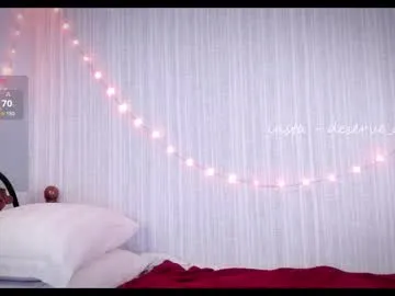 NaughtyNinaX – webcam model profile photo Image 2