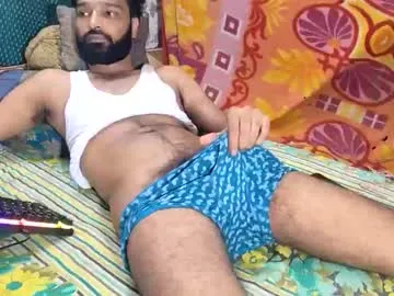 MiraLocks – webcam model profile photo Image 8