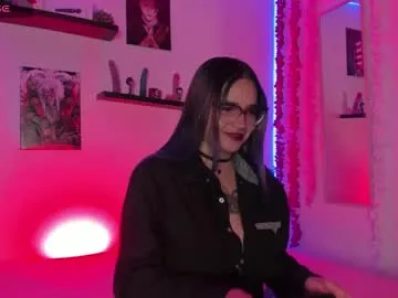 CassieGil – webcam model profile photo Image 14