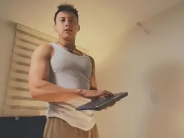 Perfektra – webcam model profile photo Image 10