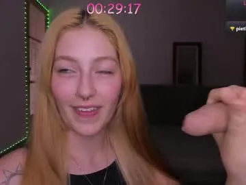 Noya – webcam model profile photo Image 10