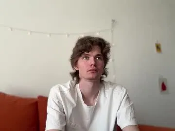 Lunamix – webcam model profile photo Image 14