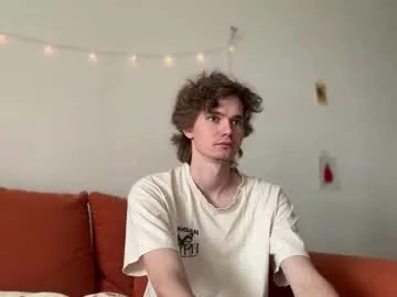 Lunamix – webcam model profile photo Image 18