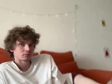 Lunamix – webcam model profile photo Image 5