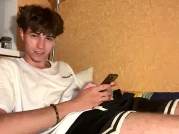 Alikams – webcam model profile photo Image 2