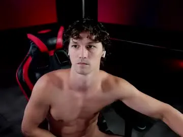 LaraHarvey – webcam model profile photo Image 2