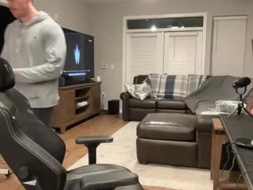 wentbrokeonstrippers – webcam model profile photo Image 2