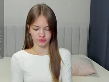 AlannaWeest – webcam model profile photo Image 14