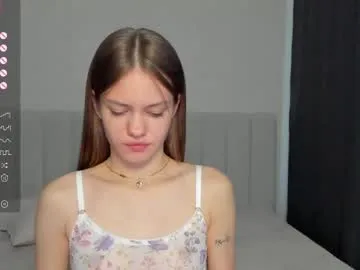 AlannaWeest – webcam model profile photo Image 4