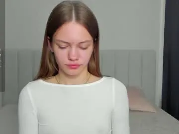 AlannaWeest – webcam model profile photo Image 7