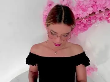 BellaLatinaTS – webcam model profile photo Image 7