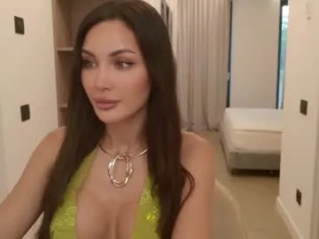 CassieGil – webcam model profile photo Image 11