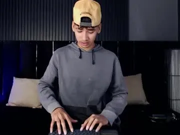 LaraHarvey – webcam model profile photo Image 8