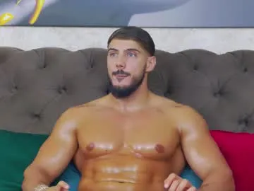 R0422 – webcam model profile photo Image 13