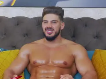 R0422 – webcam model profile photo Image 14