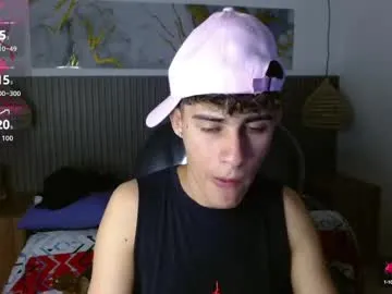 JulyWood – webcam model profile photo Image 15